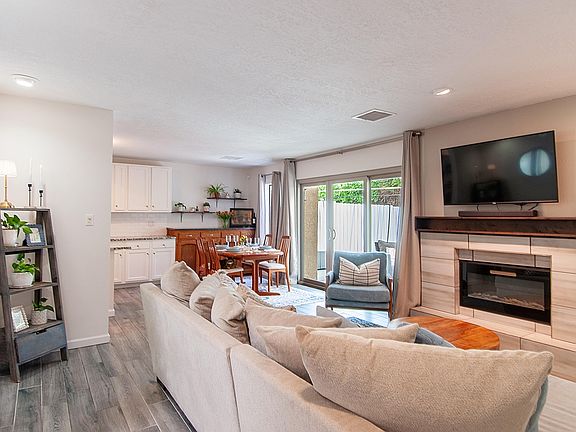5th image of 6820 Los Trechos Ct NE