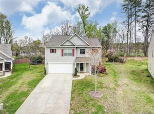 1938 Carpenter Cabin Dr, Charlotte, NC 28216