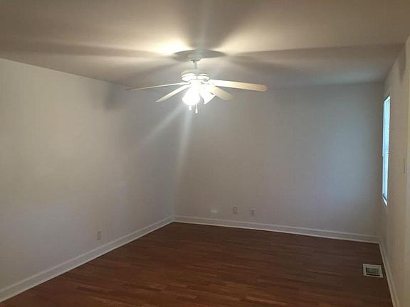3rd image of 187 Burke Ave
