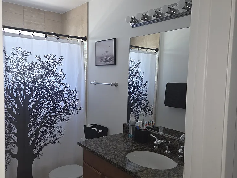 5120 Greenwood St #2 — Photo 2