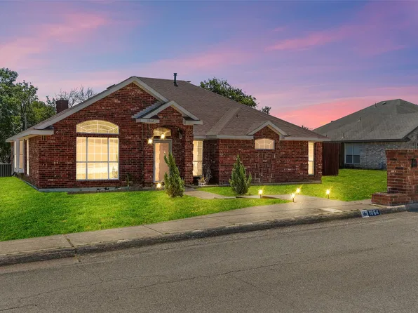 1064 The Meadows Pkwy, Desoto, TX 75115