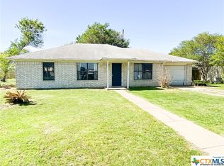 1309 W Pointe Pl, Lockhart, TX 78644