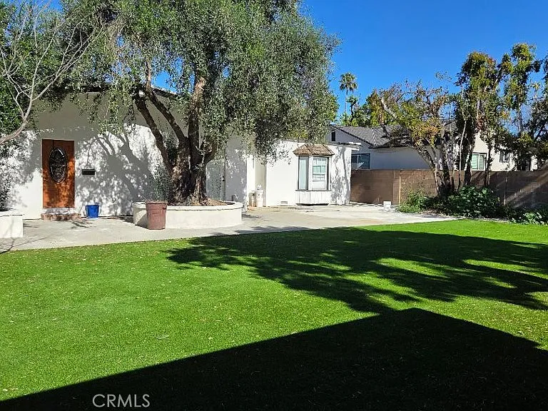 17322 Keswick St — Photo 26