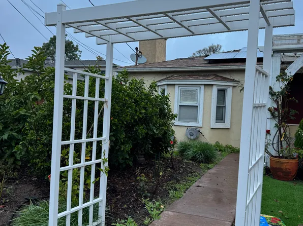 10628 Louisa Dr, La Mesa, CA 91941