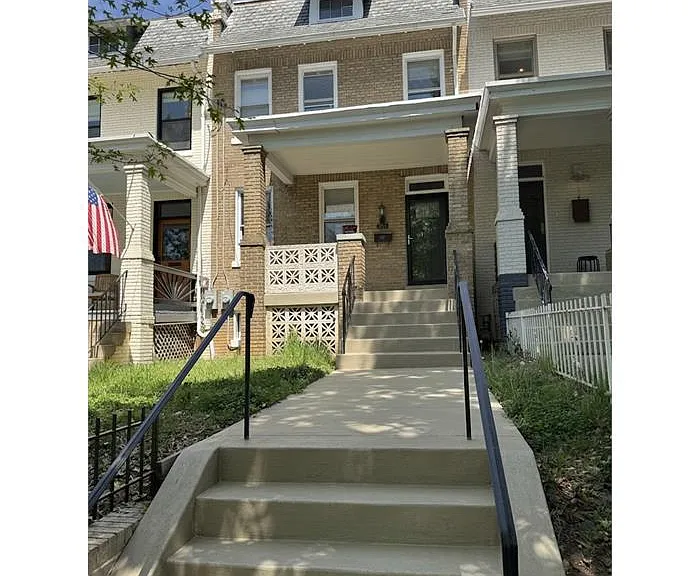 303 Webster St NW — Photo 1