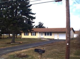 3585 Everett Hull Rd, Cortland, OH 44410