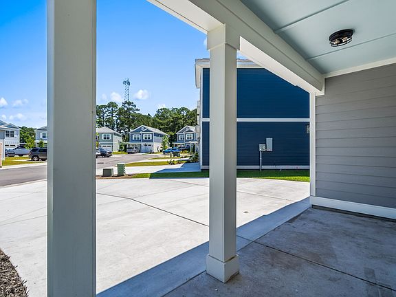 3rd image of 124 Arbor Ridge Cir
