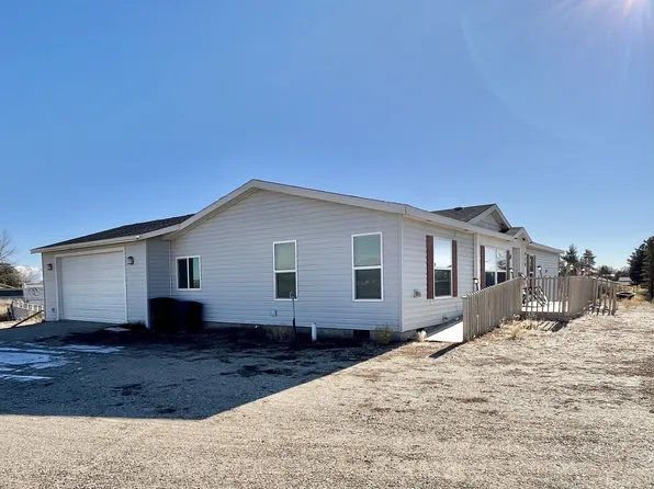 410 Cedarlawn Dr, Spring Creek, NV 89815