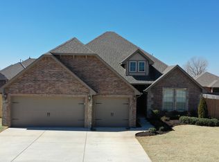 4825 Champlain Pl, Edmond, OK 73025