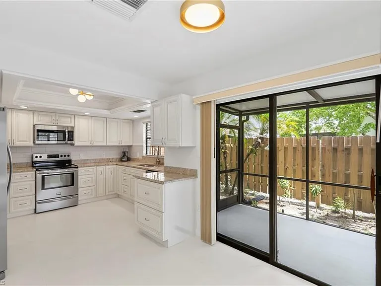 879 Meadowland Dr #C — Photo 11