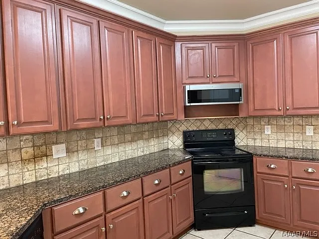 10 Birchwood Ln — Photo 8