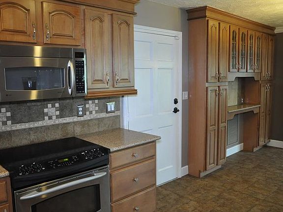 5th image of 250 Temple Grove Dr