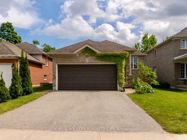 125 Sovereigns Gate, Barrie, ON L4N 0Y9