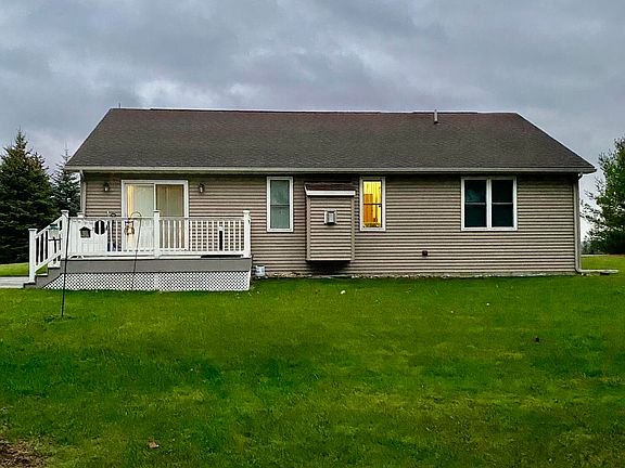 3rd image of 15188 Golfview Ct