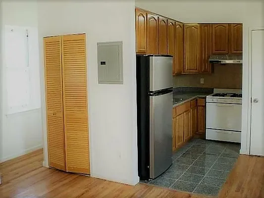 Rented by R New York | media 12