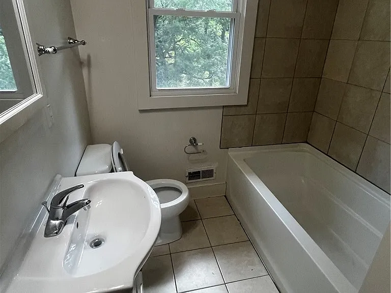871 W Ingomar Rd — Photo 8