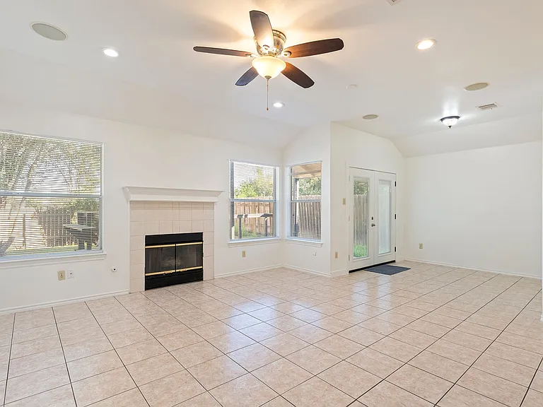 13216 Bennington Ln — Photo 11