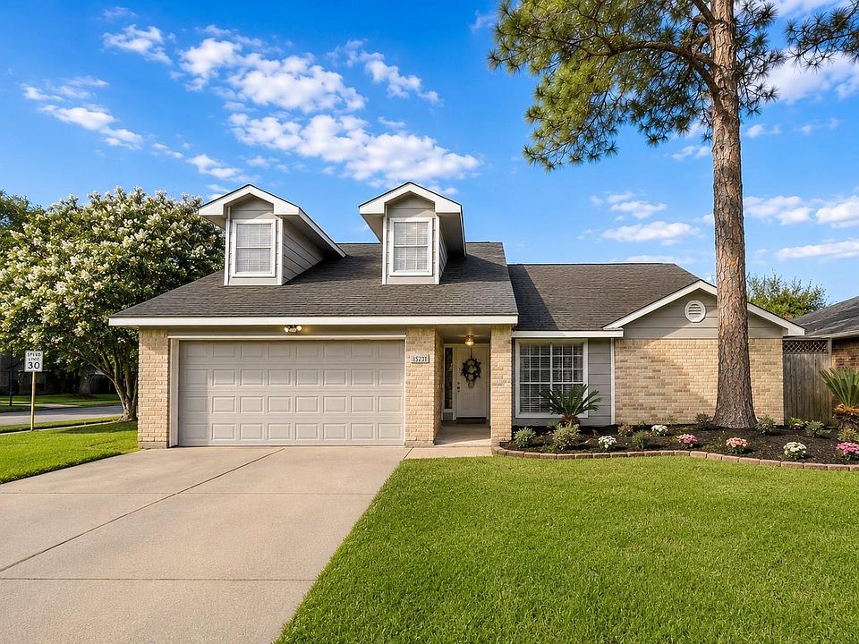 1st image of 16826 Cobble Ridge Dr