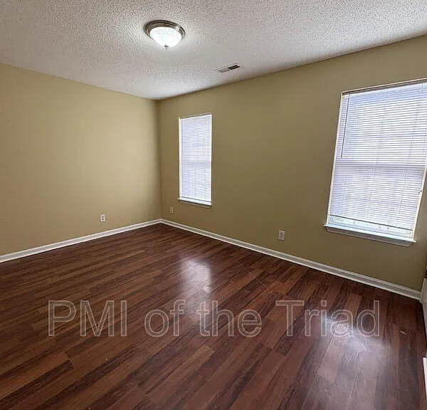 152 Drewsbury Dr — Photo 13