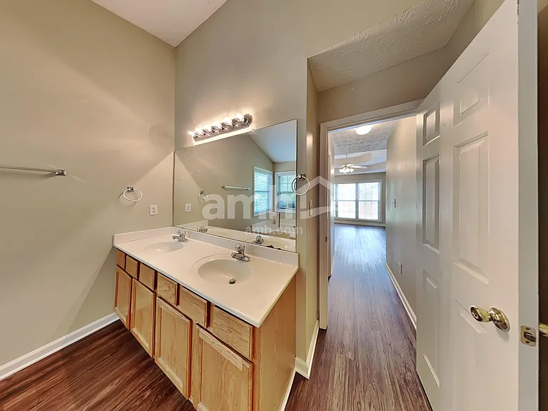 2740 Avalon Meadows Ln — Photo 14