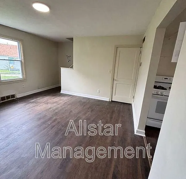 944 S Central Dr — Photo 9