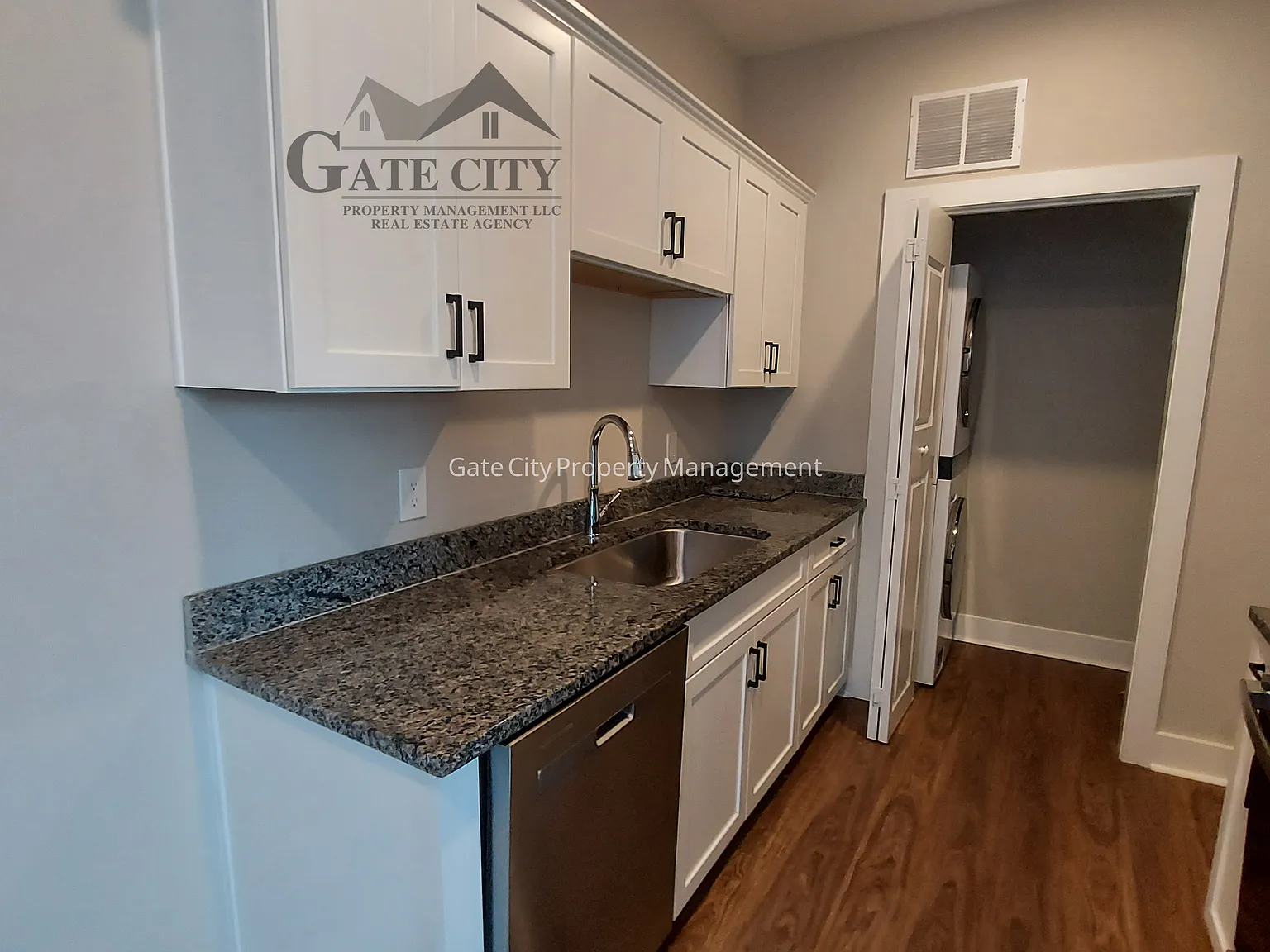 3 bed, $1,595 — Photo 3