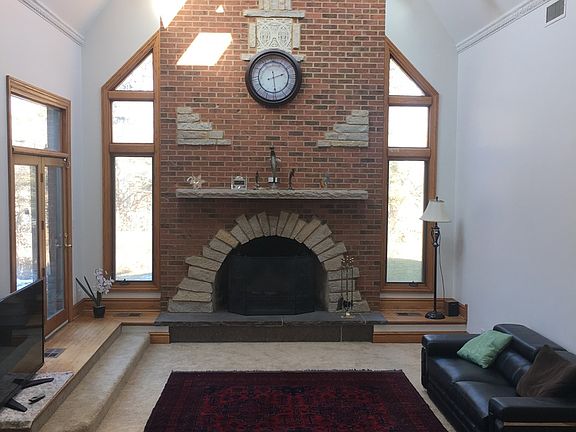 4th image of 18 Glenoble Ct