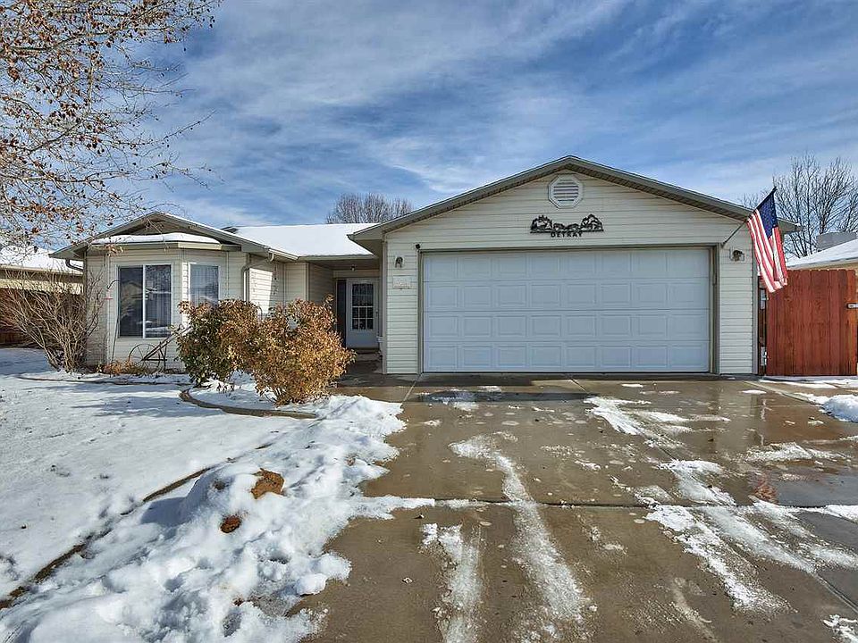 This Grove Creek home has oodles of RV parking and has been beautifully updated