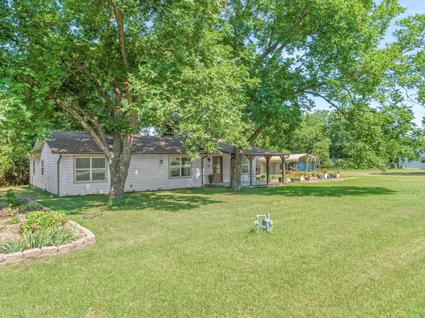 603 N 4th St, Wills Point, TX 75169
