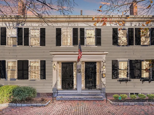 9 Spring St Unit 9, Newburyport, MA 01950