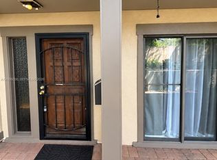 666 Lake Villas Dr, Altamonte Springs, FL 32701