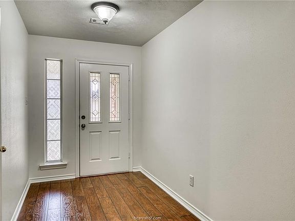 3rd image of 1309 Danville Ct