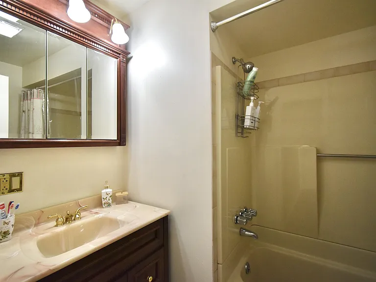 134 Prospect Ave — Photo 20