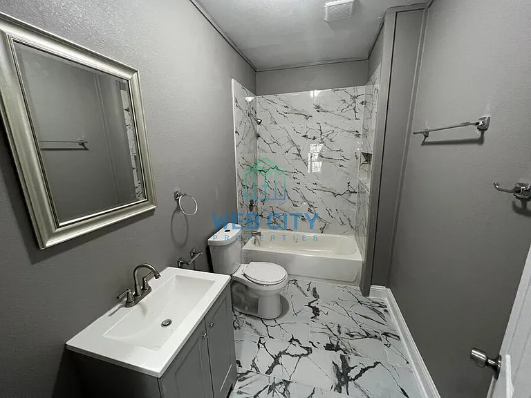 4024 Myrtle St — Photo 10