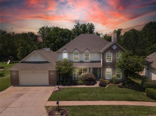 3061 Cambridge Pointe Dr, Saint Louis, MO