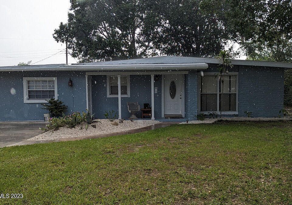 1st image of 1860 S Smith Dr