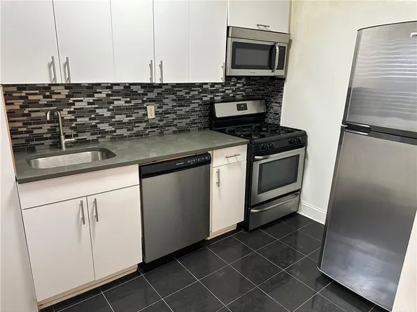 130 Bay Ridge Pkwy APT 4A, Brooklyn, NY 11209