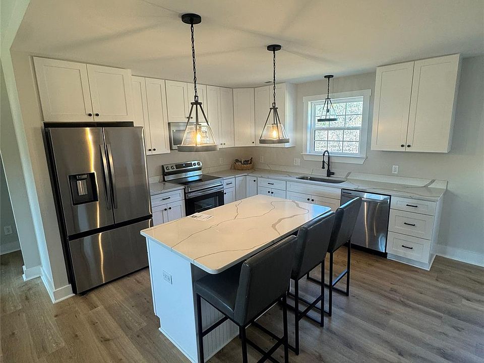 2nd image of 118 Jenny Dr