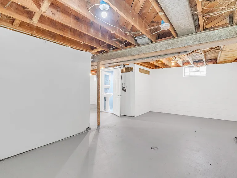 9900 Bishop St — Photo 31