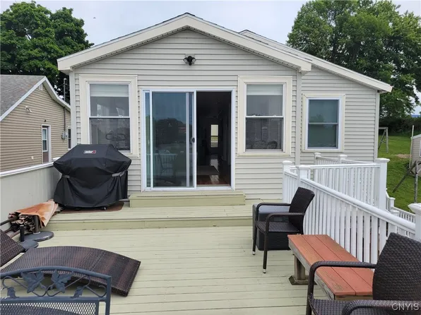 34627 Ross Ln, Cape Vincent, NY 13618