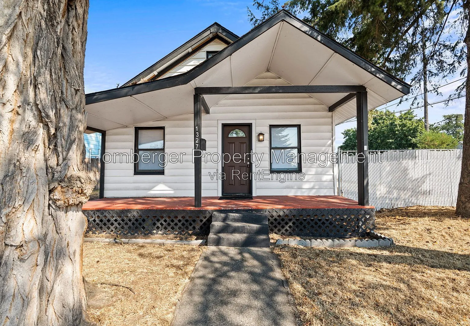 3 bed, 1.0 bath, 1850 sqft, $1,795 — Photo 1