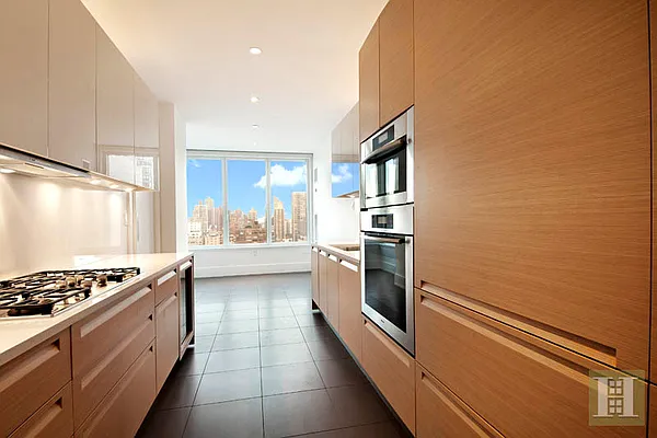 Rented by Halstead Real Estate | media 37