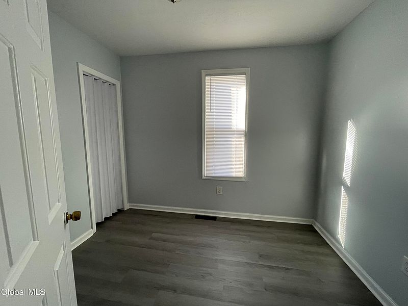 5th image of 845 Eastern Avenue