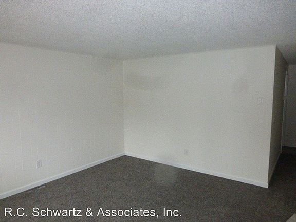 4th image of 3704 E 34th Ave