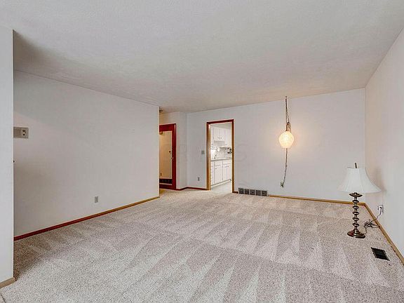 4th image of 5694 Satinwood Dr