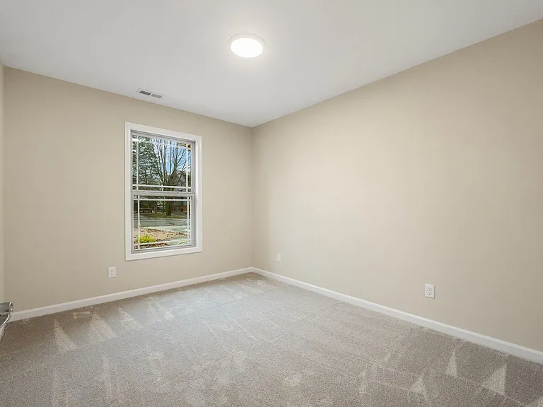 305 E Toledo St — Photo 6