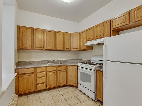 3rd image of 133 W 140th St APT 27