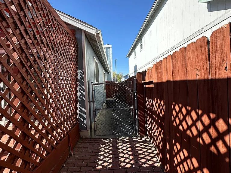 1213 Lawton Ct — Photo 27