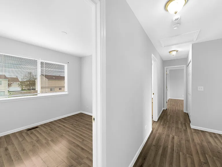 2403 Miriam Ave — Photo 14