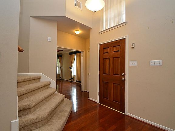 3rd image of 2910 Greens Ferry Ct